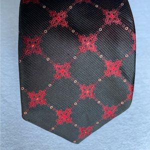 Barbara Blank New York 3 1/4in W 59in L Fashion Designer All Silk Tie
